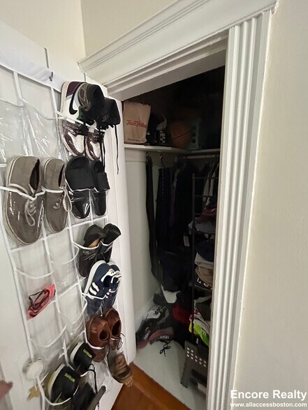 Building Photo - 5 Walbridge St