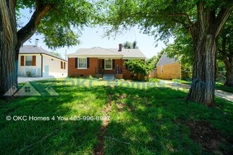 Building Photo - Stylish, Updated 2 Bedroom House!