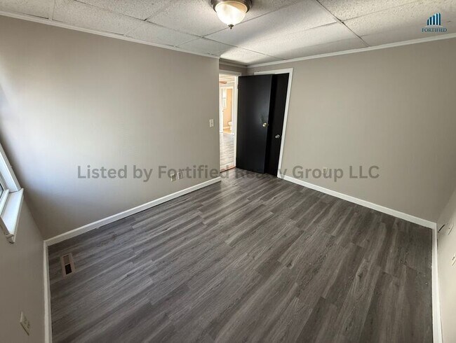 Building Photo - 77 Massasoit St