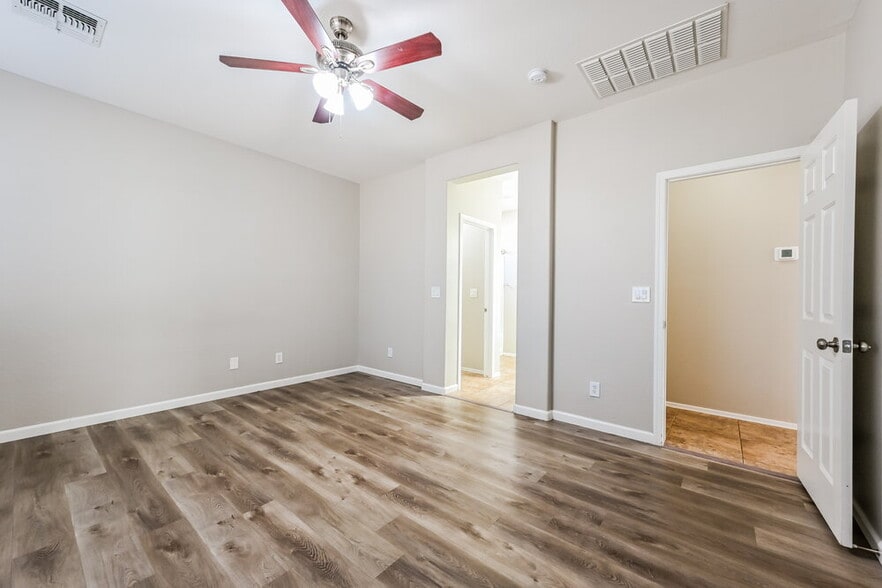 Building Photo - 43240 N Whisper Ln