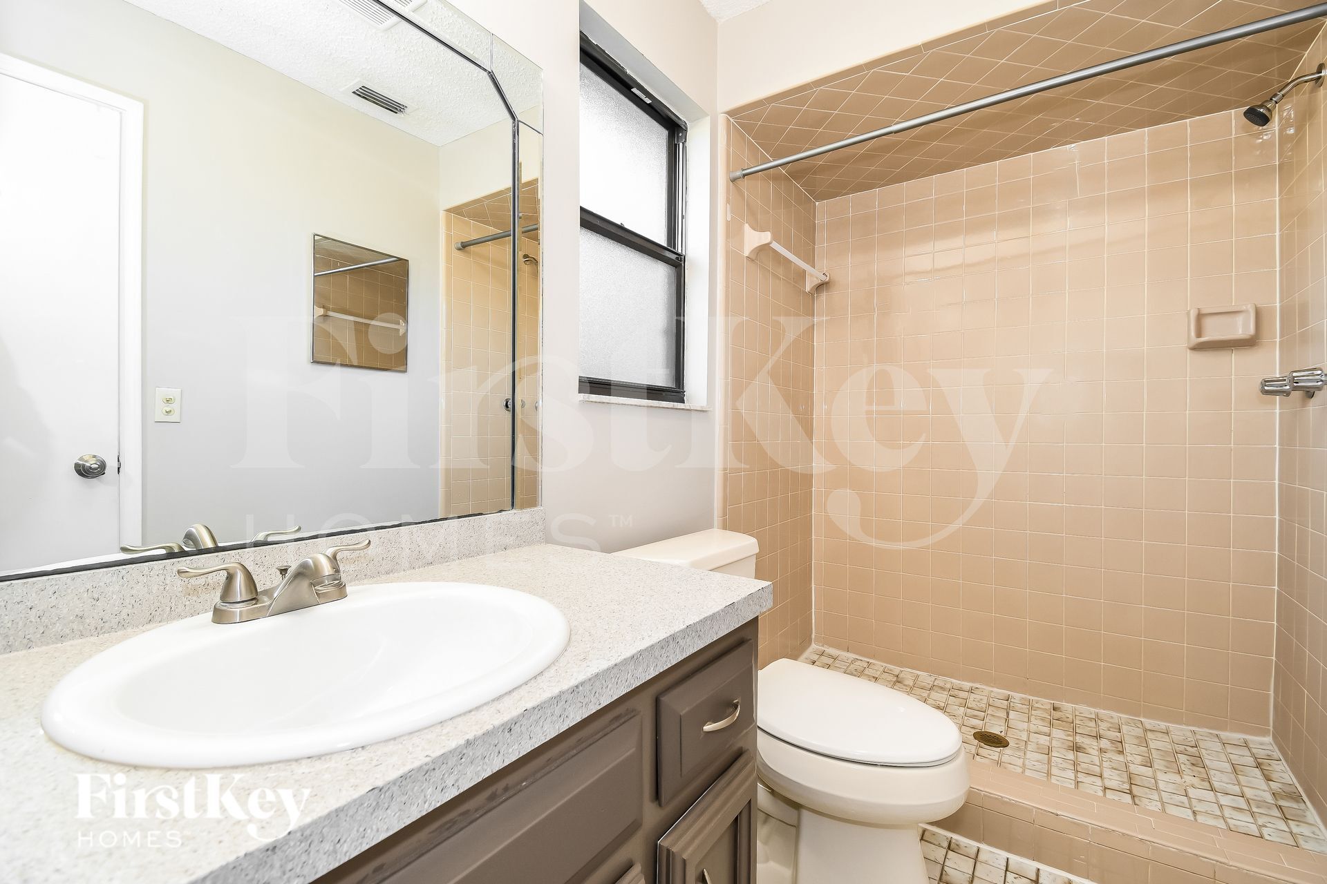 Building Photo - 2462 Ridgecrest Ave