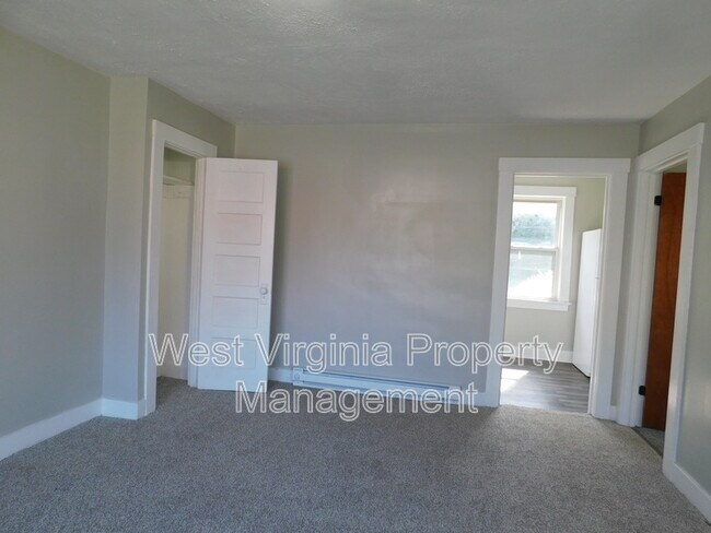 Building Photo - 1 F St