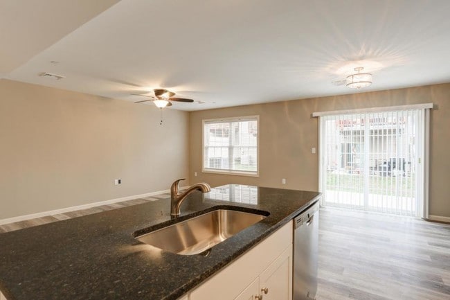 Building Photo - 30 Brook Side Dr