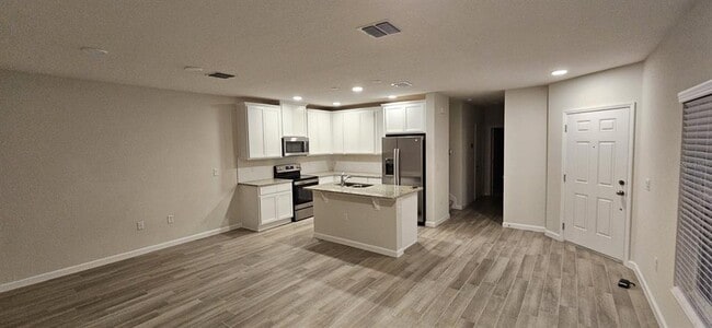 Building Photo - 2878 Narcoossee Cmns Wy