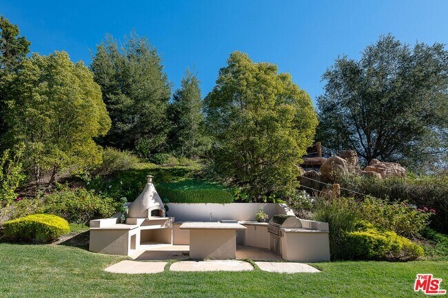 Building Photo - 4130 Prado De Los Caballos