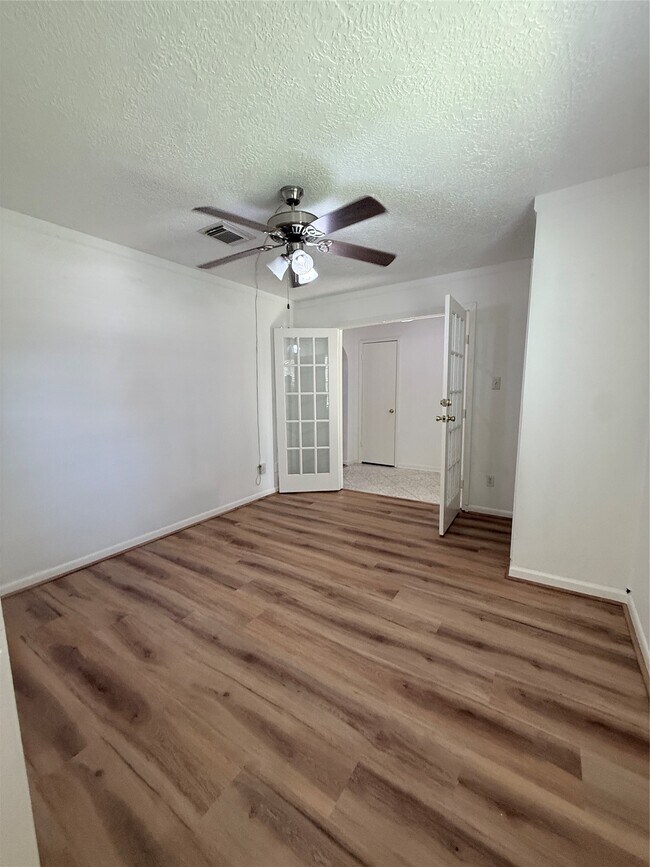 Building Photo - 12214 Corona Ln