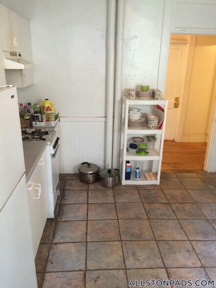 Building Photo - 8 Barrows St