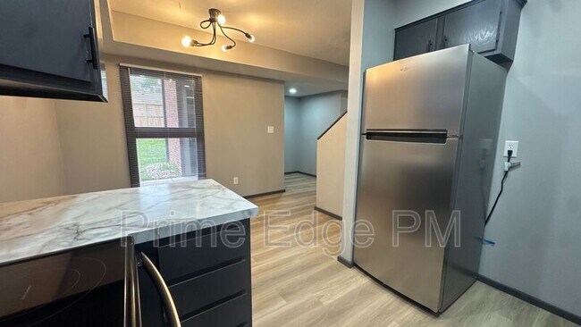 Building Photo - 1701 Ridgehaven Ct