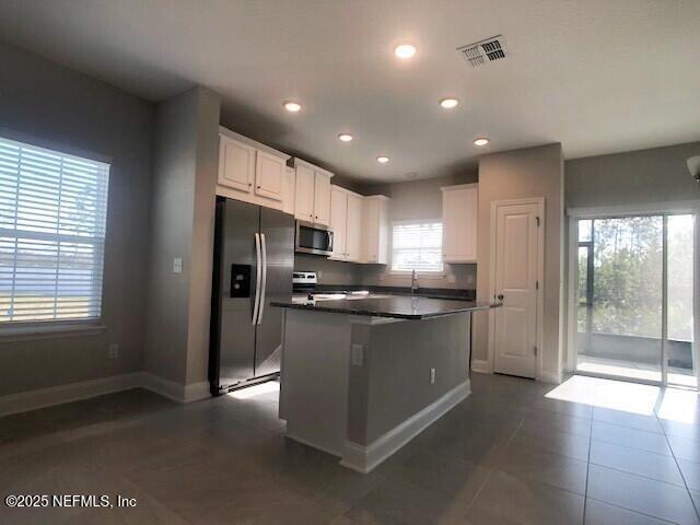 Building Photo - 13991 Molina Dr