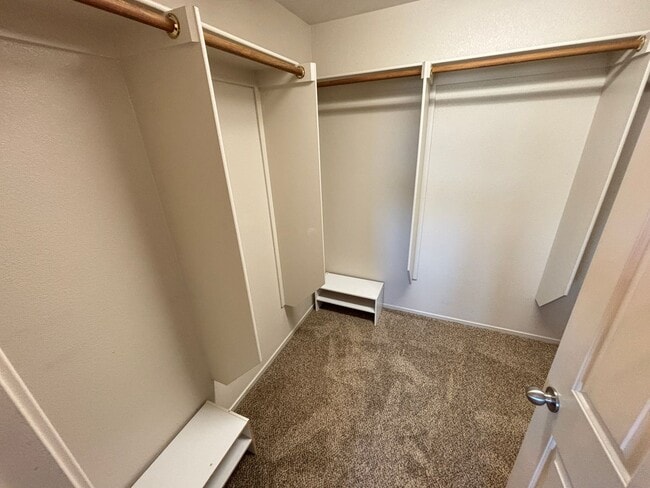 Building Photo - Gorgeous 3bed / 2.5bath home in the Silverstone Ranch community!