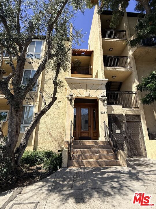 Building Photo - 5257 Radford Ave