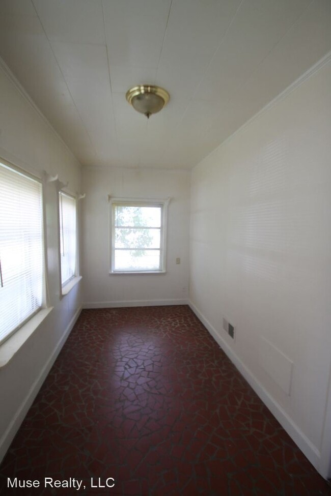 Building Photo - 2 br, 2 bath House - 556 Flint Street