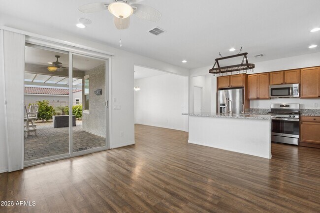 Building Photo - 17863 W Hiddenview Dr
