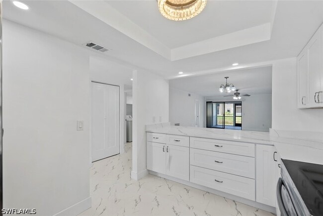 Building Photo - 151 Cypress Way E