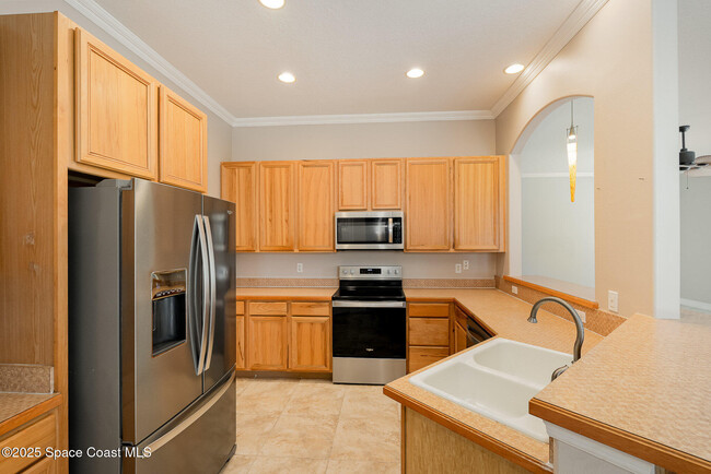Building Photo - 387 Pentland Dr