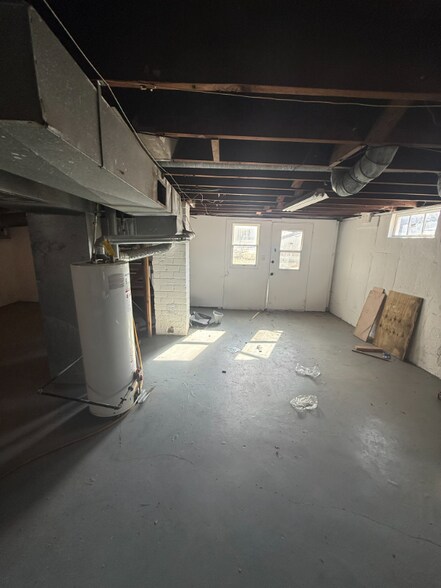 Building Photo - 5600 Gatesworth Ave