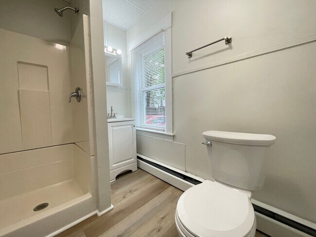 Building Photo - 53 Pennacook St