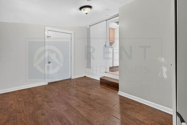 Building Photo - Move in to Olympia!