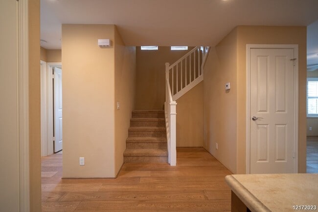 Building Photo - $5,100 / 4br - 1992ft2 - 4 BED 3 BATH HOME...