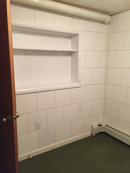 office /craft/storage - 300 S Side Dr