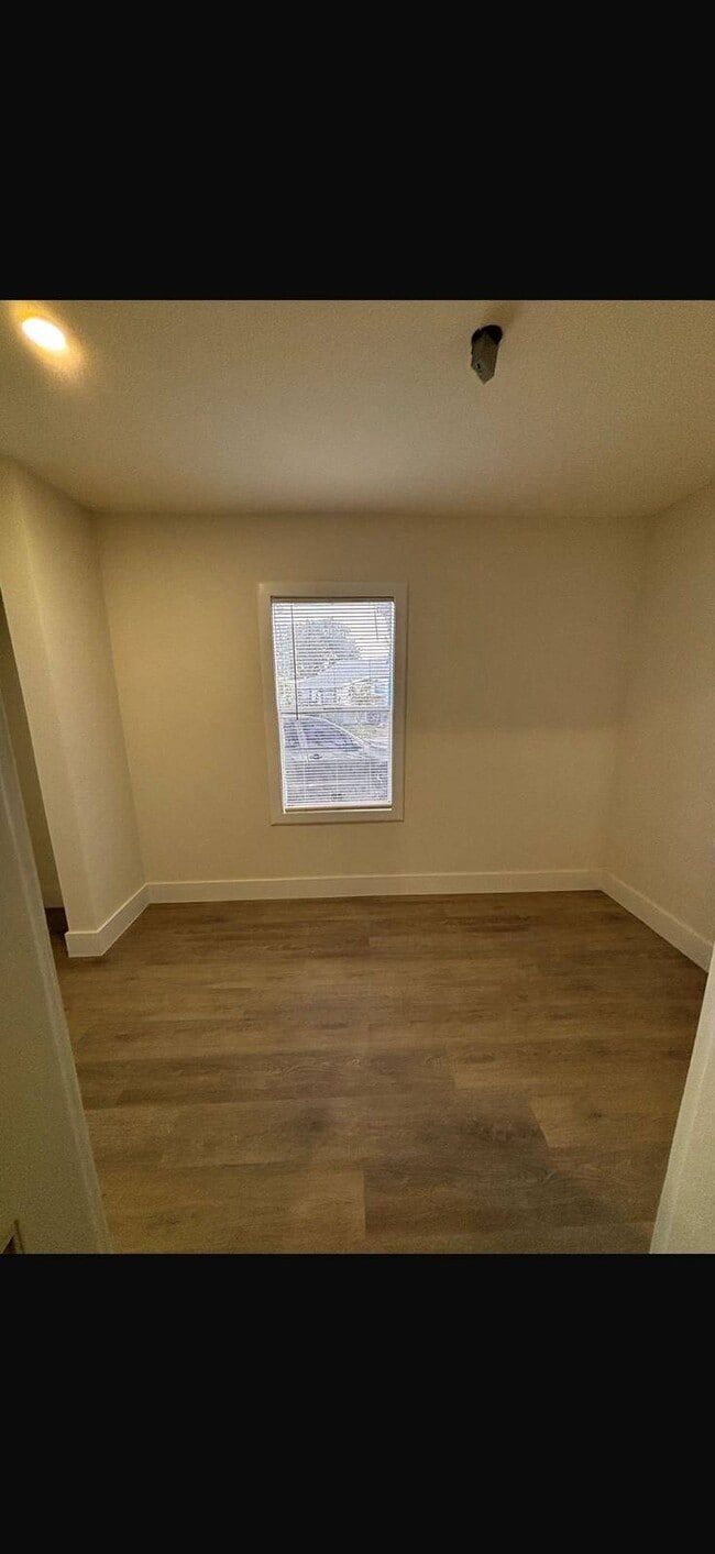 Building Photo - 4 15 Pne Rdg Dr