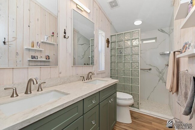 Building Photo - 5584 E 34th St