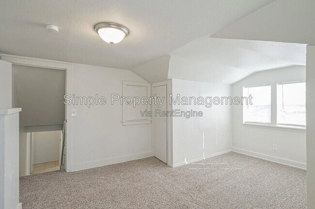Building Photo - 605 NW 113th St