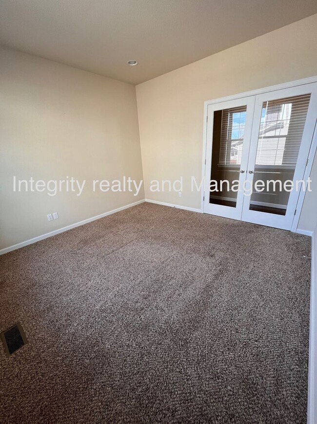 Building Photo - 4 Bed/3 Bath, 3,550 Sqft -1057 Clear Sky Way Castle Rock, CO 80109