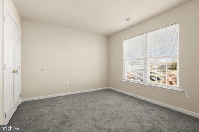 Building Photo - 1 Karendale Ct