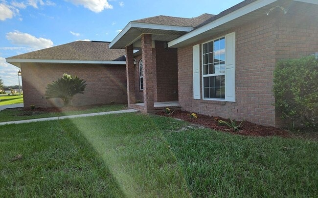 Building Photo - 122 SW Gerald Conner Dr