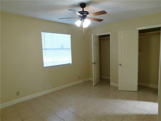 Building Photo - 1500 Mangrum St