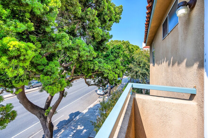 Building Photo - 2400 Walnut Ave