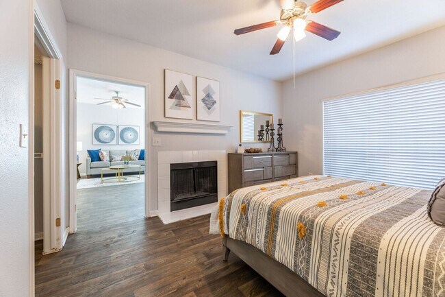 Building Photo - 8550 Easton Commons Dr