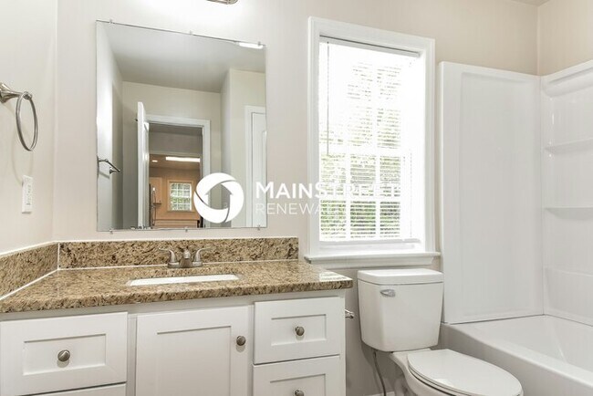 Building Photo - 3 Bedroom Pet-Friendly Home in WINSTON SAL...