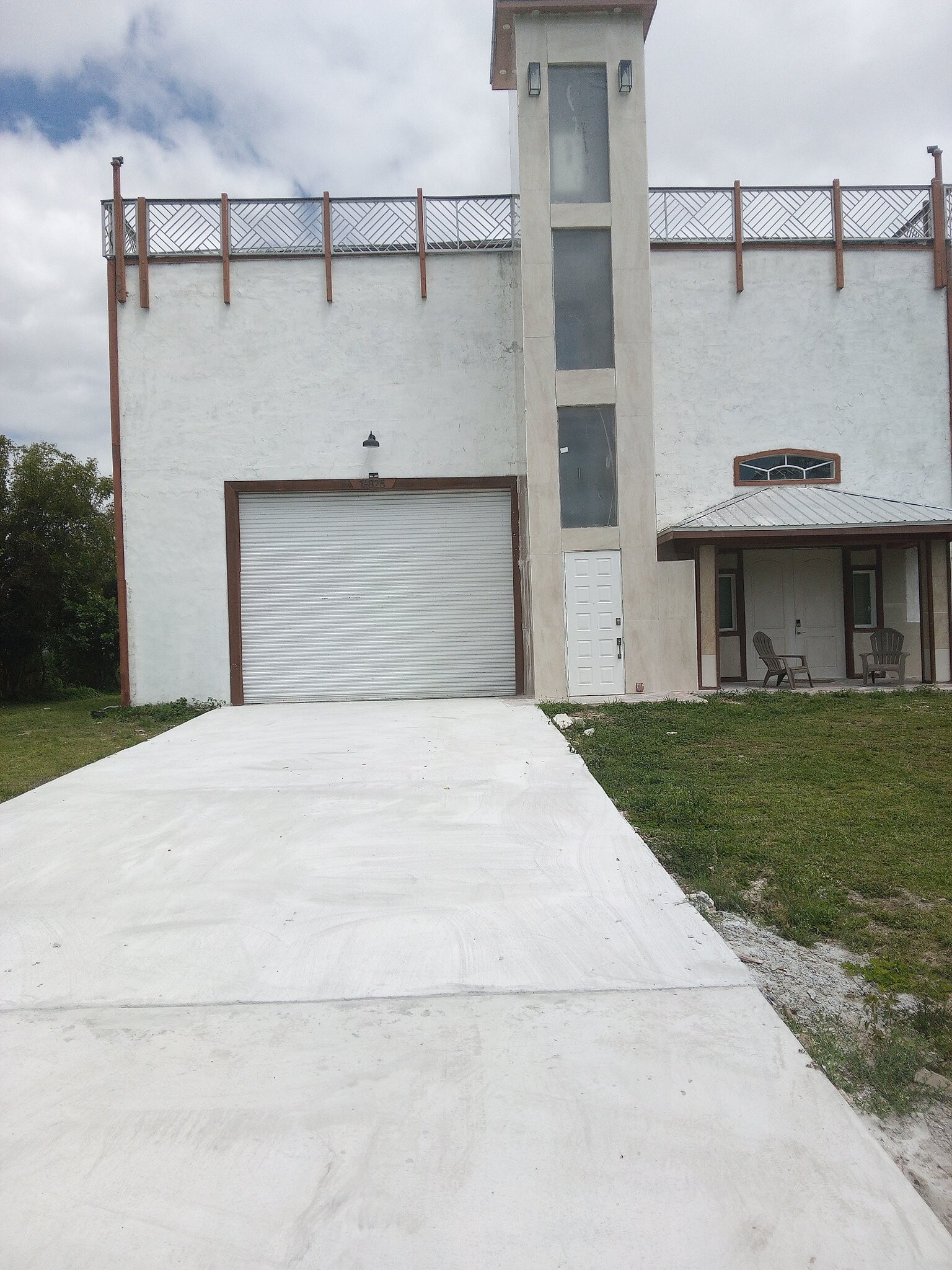 Building Photo - 16825 89th Pl N
