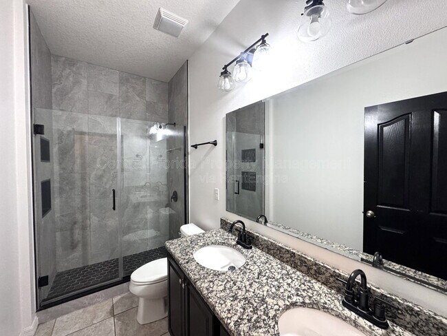 Building Photo - 11860 Thatcher Ave