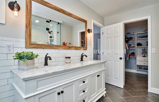 Building Photo - 10337 S Rotherwood Cir