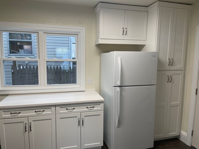 Building Photo - Completely Remodeled 3 Bedroom House