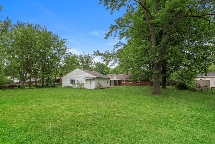 Building Photo - 3899 Timberline Dr