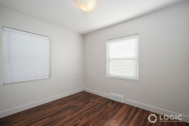 Building Photo - Charming Home in Perfect Location!