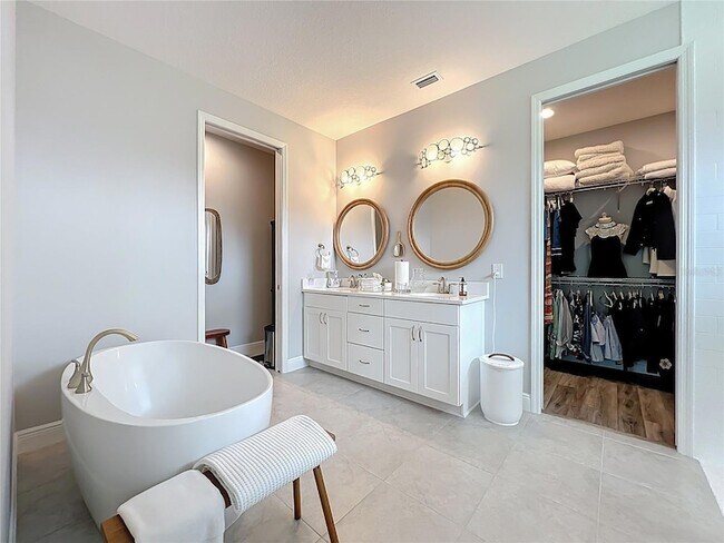 Building Photo - 10224 South Bay Lake Rd