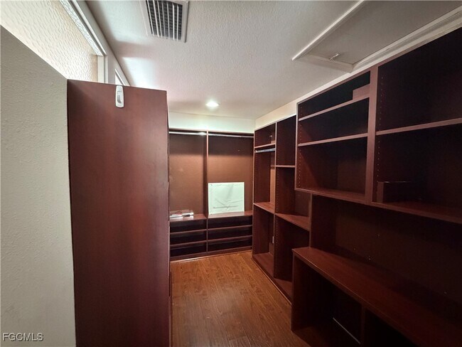 Building Photo - 16511 Whispering Trace Ct