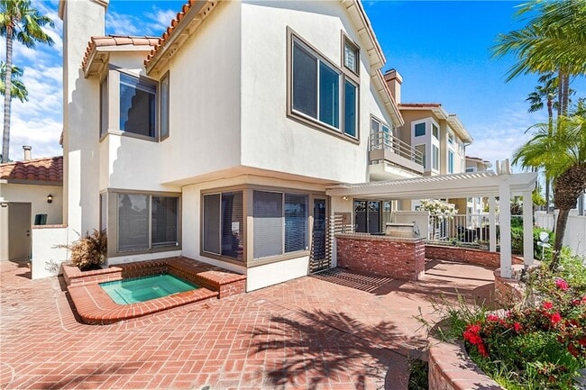 Building Photo - 5824 Spinnaker Bay Dr