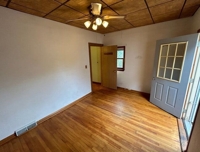 Building Photo - Click the “Apply Now” button or email wapmrentals@gmail.com for a prompt response.