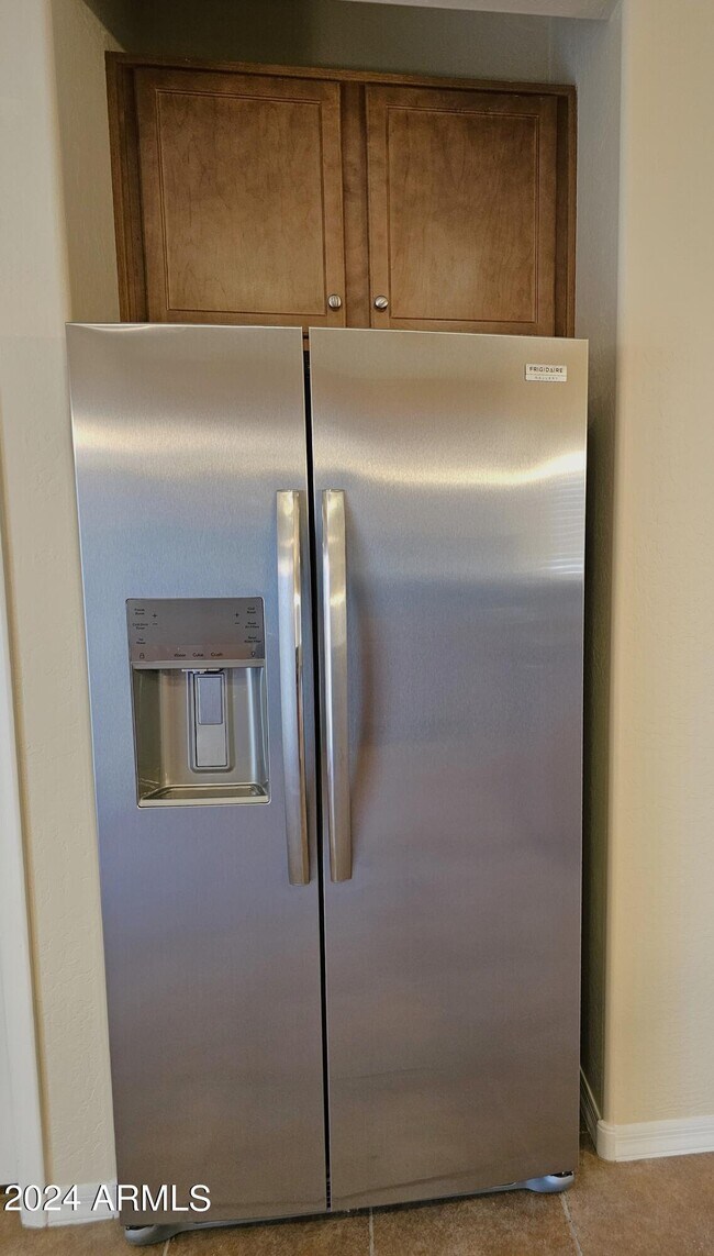 Building Photo - 6111 E Knolls Way N