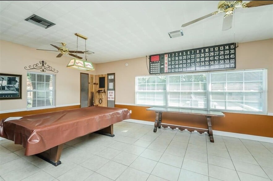 Building Photo - 4215 E Bay Dr