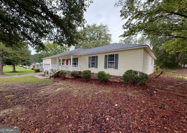 Building Photo - 105 Mockingbird Dr