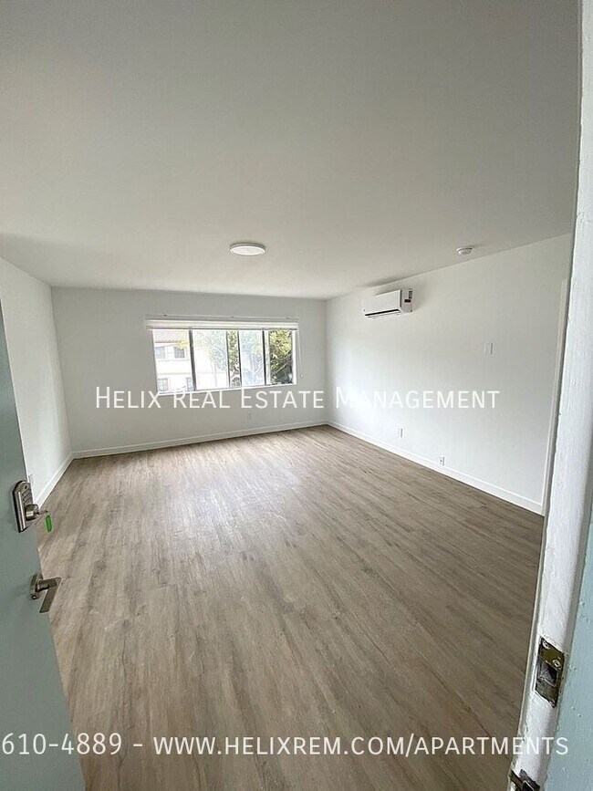Building Photo - 1313 Huntington Dr