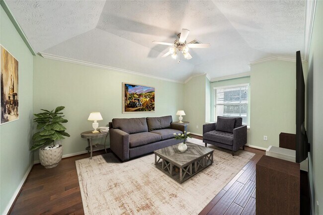 Building Photo - 2626 Couch St