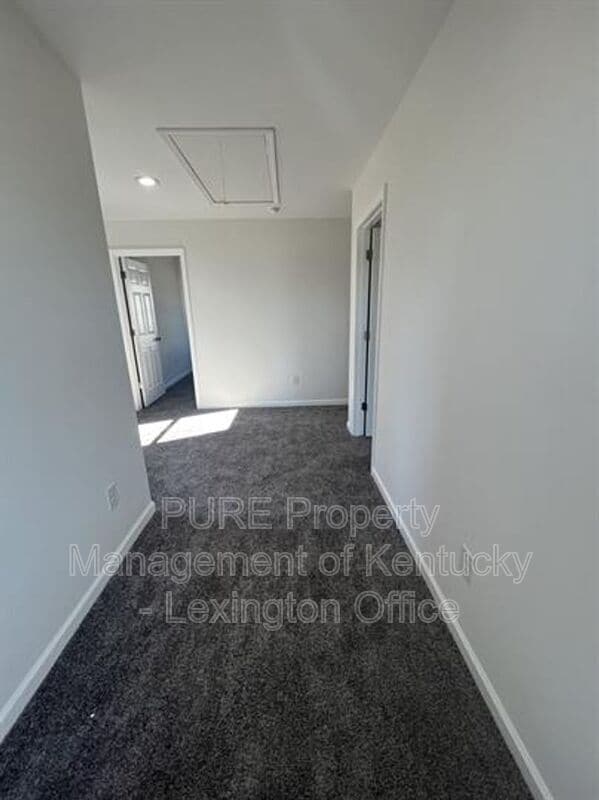 Building Photo - 1216 Pleasant St